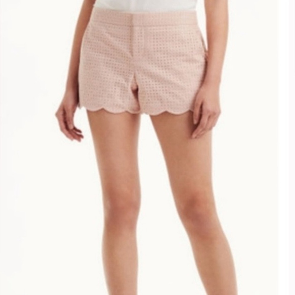CLUB MONACO AMBER EYELET Low Rise Shorts with Scalloped Edge (US 2)